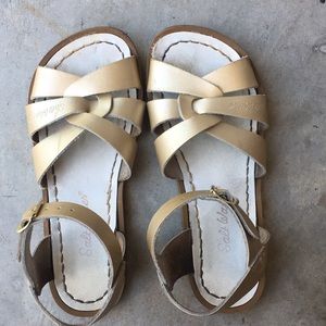 Gold Salt Water Sandals Size 1 big girls